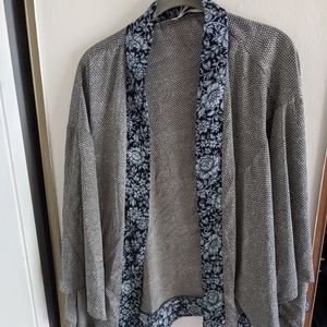 Urban Outfitters kimchi blue patterned kimono